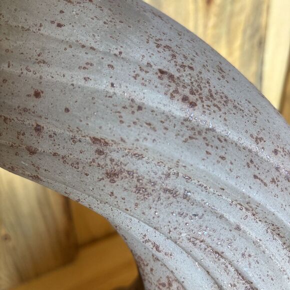 “Woman of the Wind" or "Moderne Frauenbüste Mit Langem Haar Aus Steinguss” - Picture 11 of 14